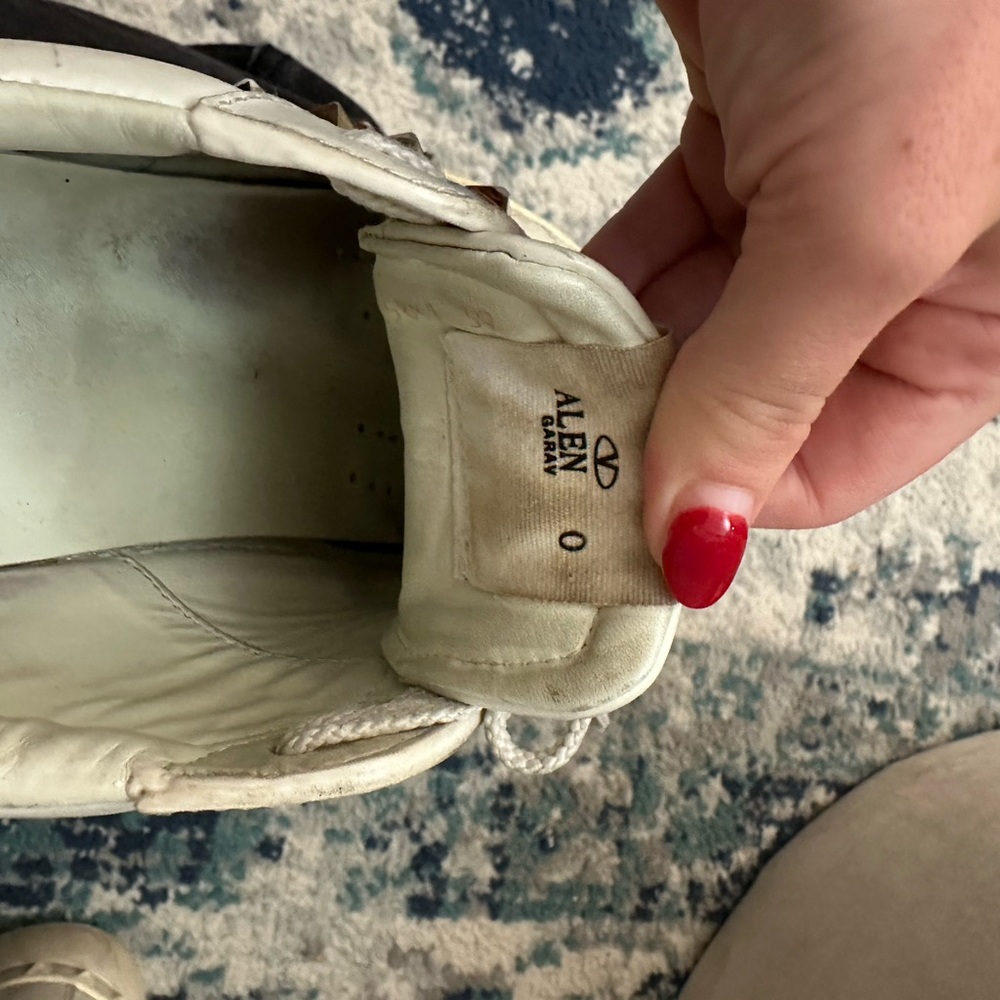 Valentino Garavani Rockstud Sneakers! - Picture 7 of 8